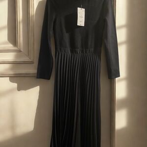 Zara Elegant Black Pleated Dress